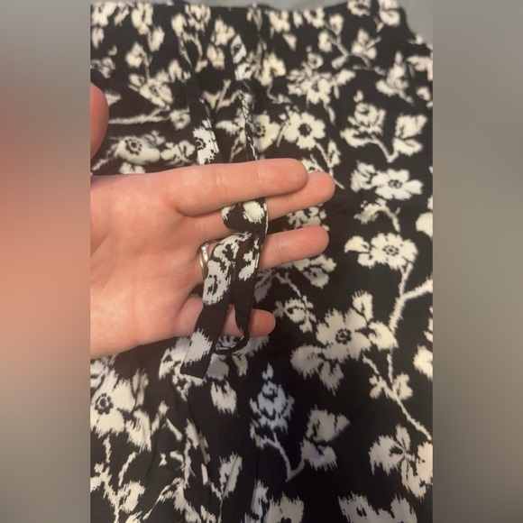 Aeropostale Women’s Medium Floral Black & White Drawstring Boho Pants NWOT - Picture 5 of 10